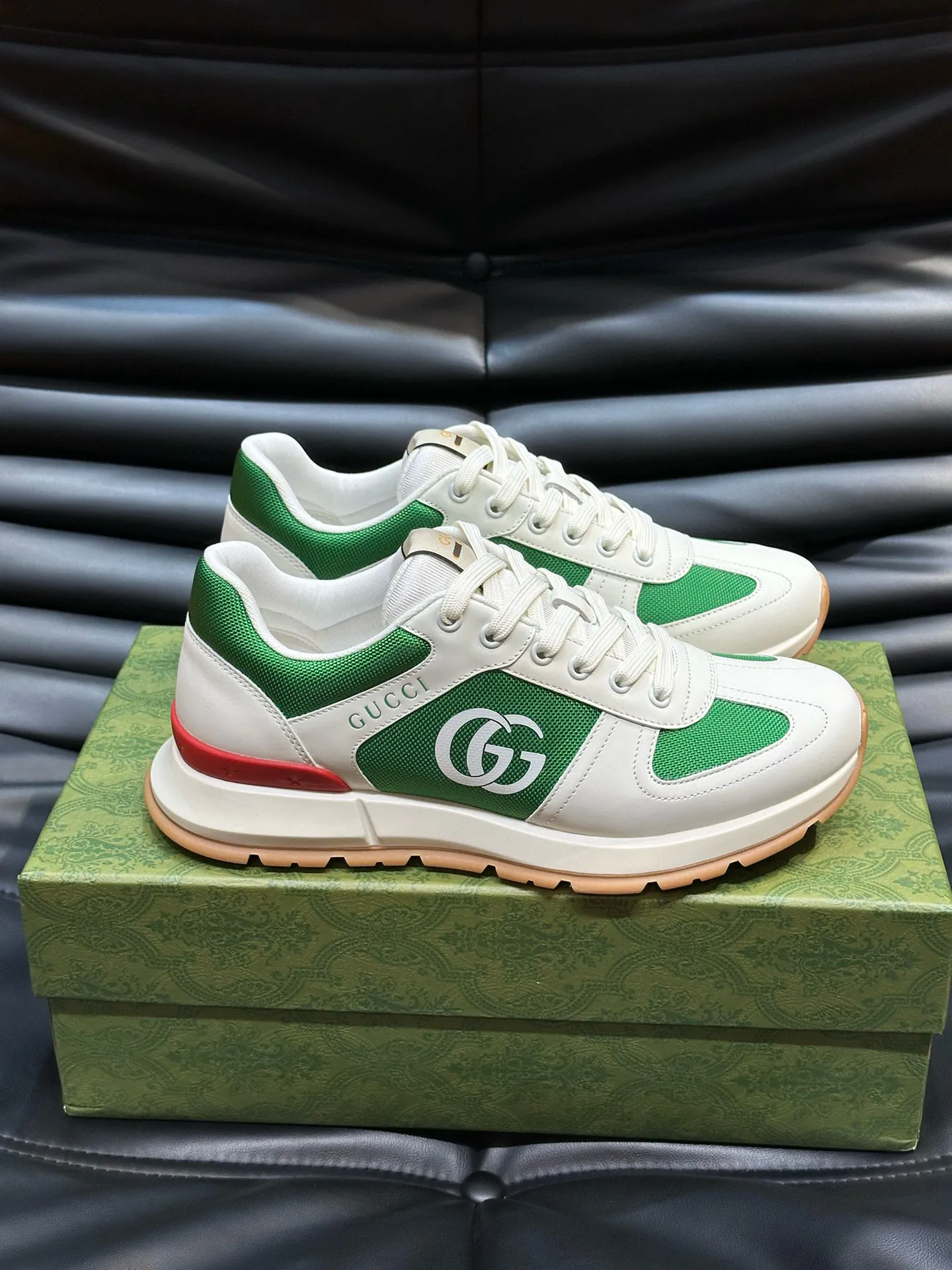 Factory price: 460💰Gucci new men's shoes GUCCI [Lightning] latest shoes are shipped. Original quality, fashionable, made of special materials, sheepskin lining, brand new packaging. The foot feels super comfortable and the workmanship is impeccable. Size: 38-45, Dingyi 45